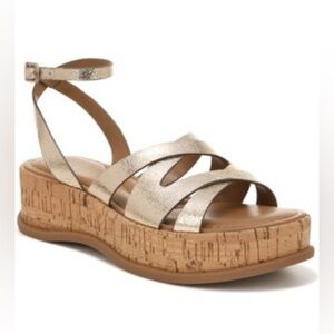 Naturalizer Women's Riley Platform Heel Strappy Sandal Light Bronze 8.5 M